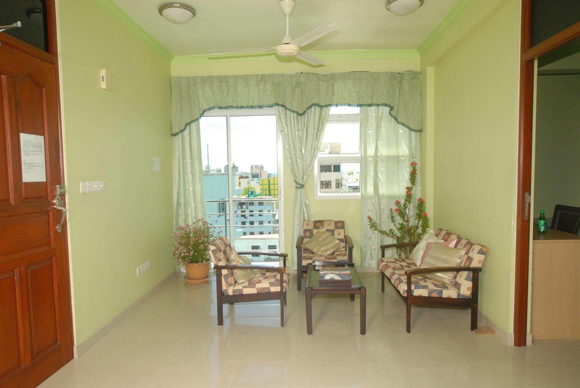 House Clover Malé Exterior foto